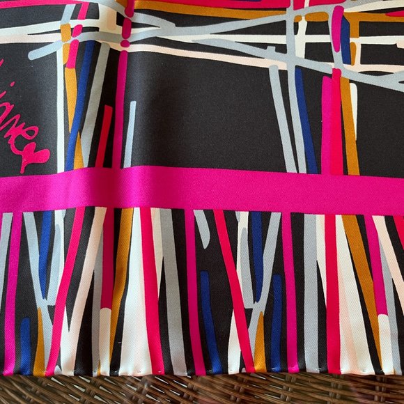 DIANE VON FURSTENBERG DVF LARGE SILK SCARF. BEAUTIFUL MULTICOLOR SCARF - GREAT! - Picture 6 of 10